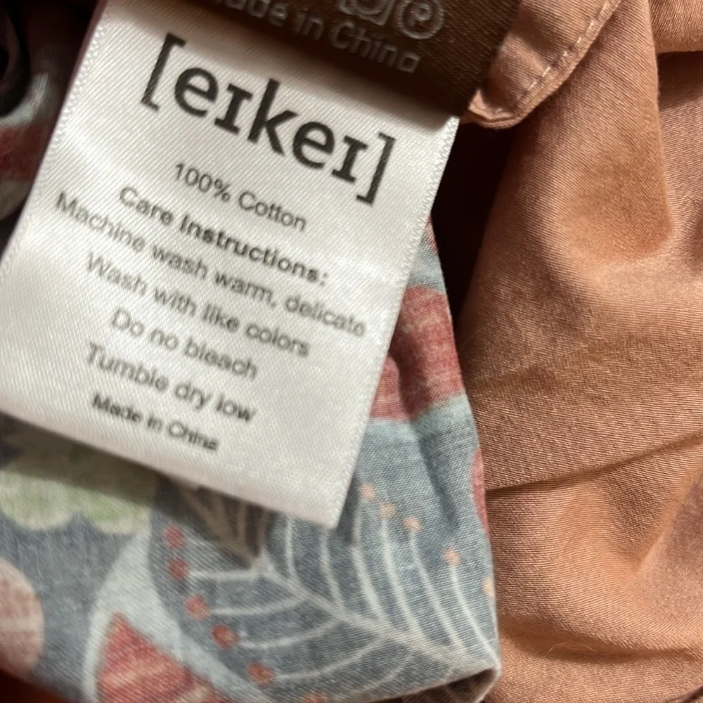 Eikei Home Medallion Pair of Standard Shams NEW